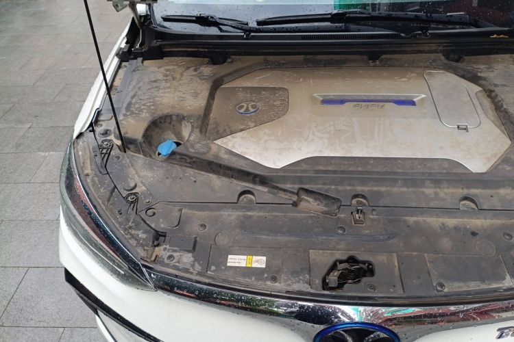 Used BAIC Beijing EU5 2018 R500 Smart Edition Engine Bay Right