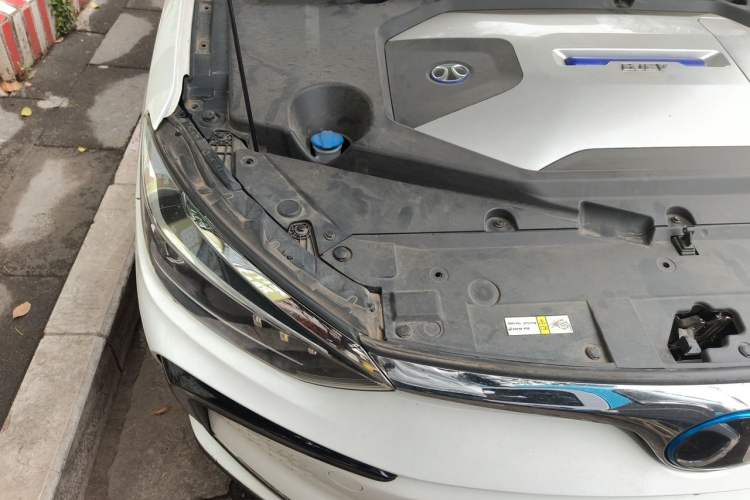 Used BAIC Beijing EU5 2018 R500 Smart Wind Edition Engine Bay Right