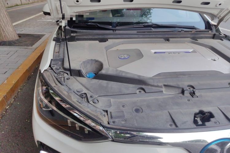Used BAIC Beijing EU5 2018 R500 Smart Edition Engine Bay Right