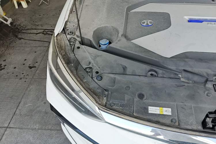 Used BAIC Beijing EU5 2018 R500 Smart Wind Edition Engine Bay Right