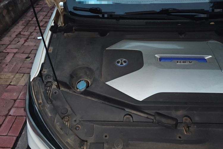 Used BAIC Beijing EU5 2018 R500 Smart Wind Edition Engine Bay Right