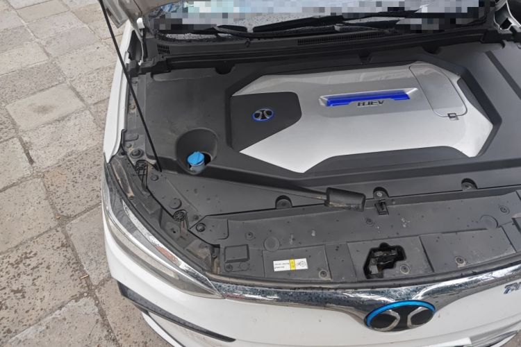 Used BAIC Beijing EU5 2018 R550 Smart Trend Edition Engine Bay Right