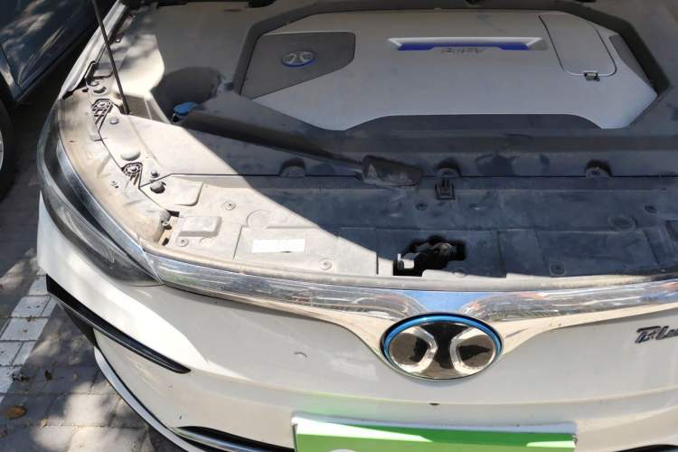 Used BAIC Beijing EU5 2018 R550 Smart Trend Edition Engine Bay Right