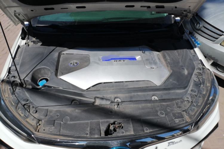 Used BAIC Beijing EU5 2018 R500 Smart Edition Engine Bay