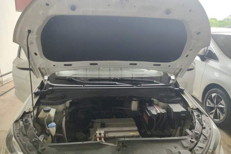 Used BAIC Beijing EU5 2018 R500 Smart Wind Edition Engine Bay