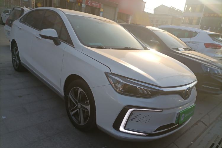 Used BAIC Beijing EU5 2018 R500 Smart Edition Exterior 1