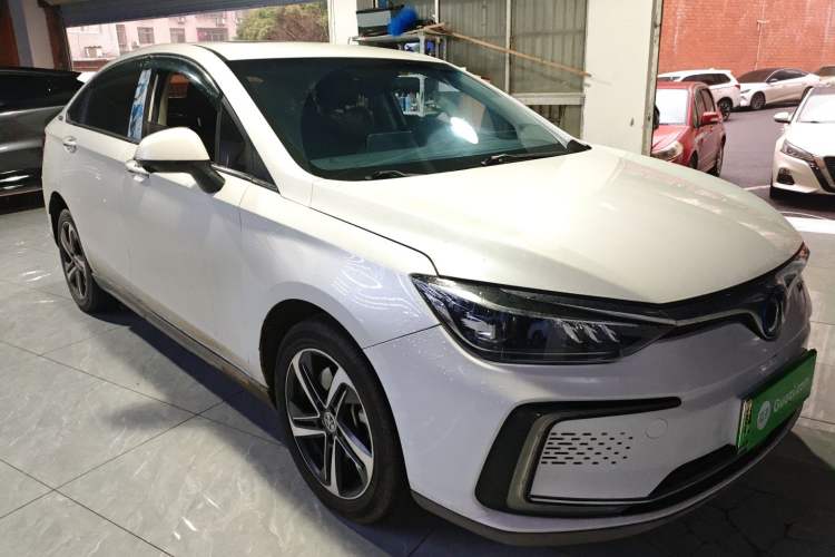 Used BAIC Beijing EU5 2018 R500 Smart Wind Edition Exterior 1