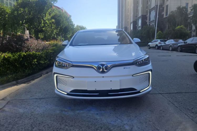 Used BAIC Beijing EU5 2018 R500 Smart Wind Edition Exterior 1