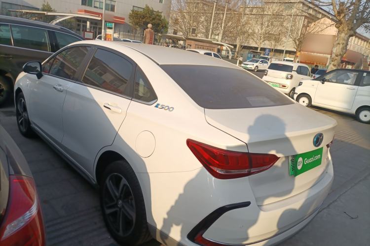 Used BAIC Beijing EU5 2018 R500 Smart Edition Exterior 2