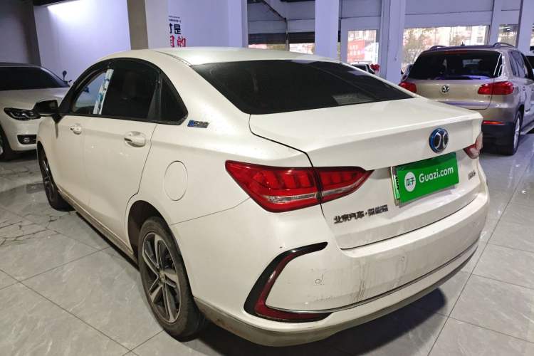 Used BAIC Beijing EU5 2018 R500 Smart Wind Edition Exterior 2