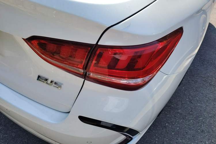 Used BAIC Beijing EU5 2018 R500 Smart Wind Edition Exterior 3