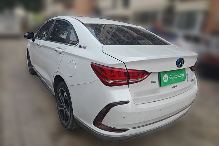 Used BAIC Beijing EU5 2018 R500 Smart Wind Edition Exterior 3