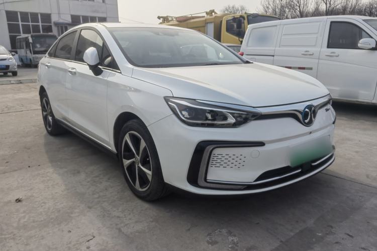 Used BAIC Beijing EU5 2018 R550 Smart Edition Exterior 3