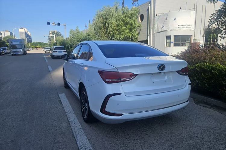 Used BAIC Beijing EU5 2018 R500 Smart Wind Edition Exterior 3
