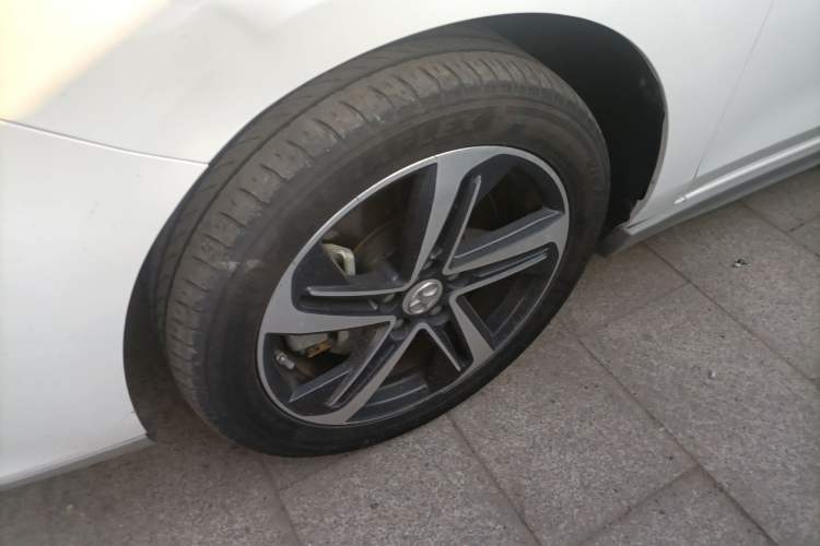Used BAIC Beijing EU5 2018 R500 Smart Edition Exterior 4