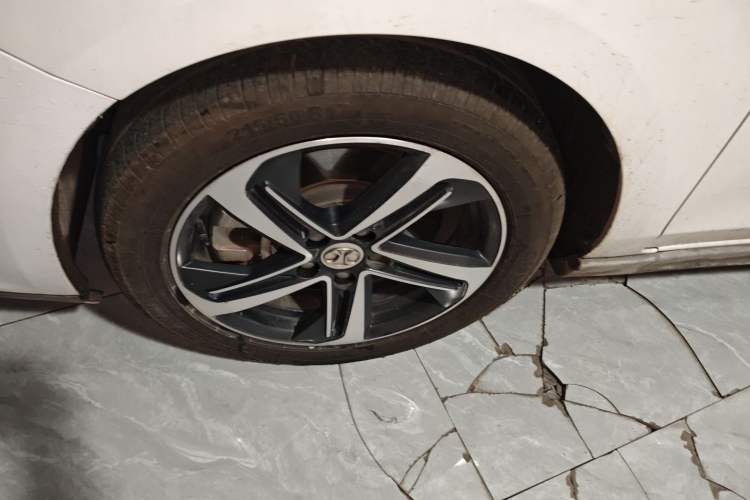 Used BAIC Beijing EU5 2018 R500 Smart Wind Edition Exterior 4