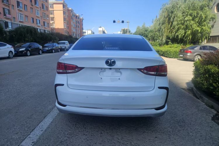 Used BAIC Beijing EU5 2018 R500 Smart Wind Edition Exterior 4