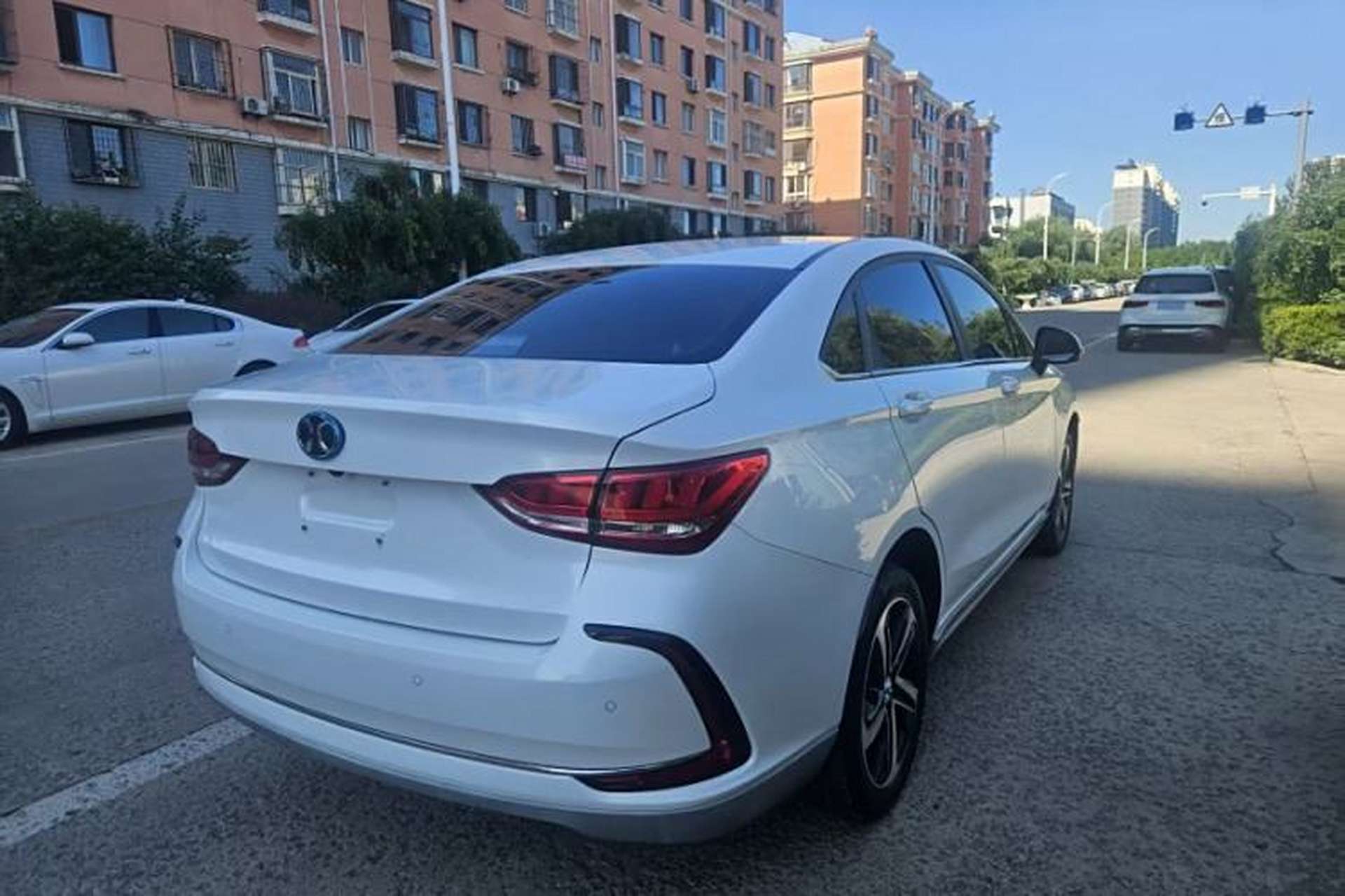 Used BAIC Beijing EU5 2018 R500 Smart Wind Edition Exterior 5