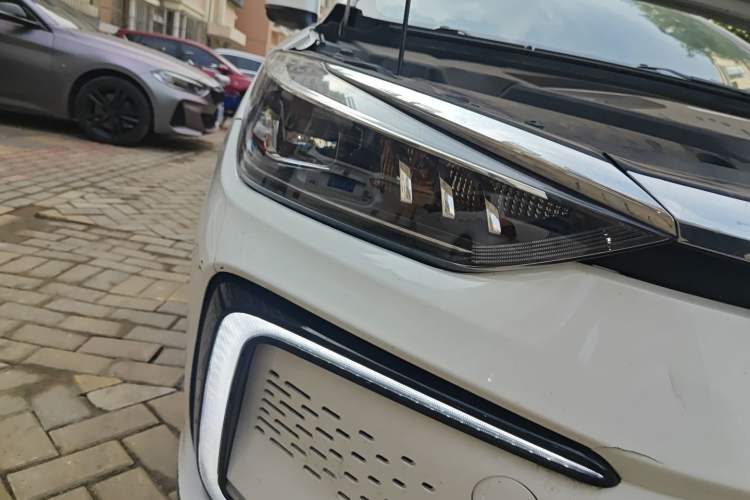 Used BAIC Beijing EU5 2018 R500 Smart Wind Edition Exterior 6