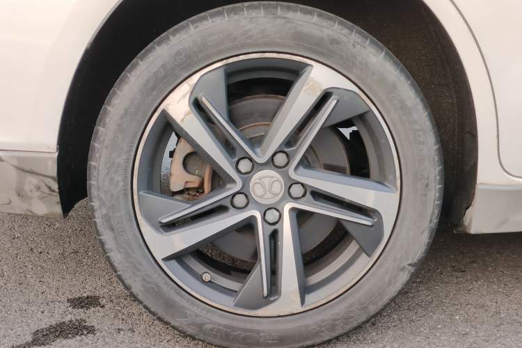 Used BAIC Beijing EU5 2018 R500 Smart Wind Edition Exterior 9