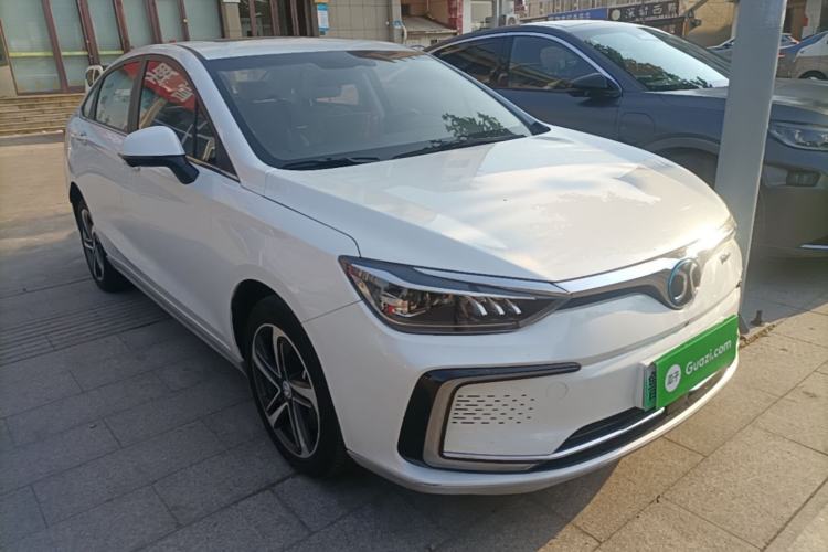 Used BAIC Beijing EU5 2018 R500 Smart Edition Front Right 45 Deg