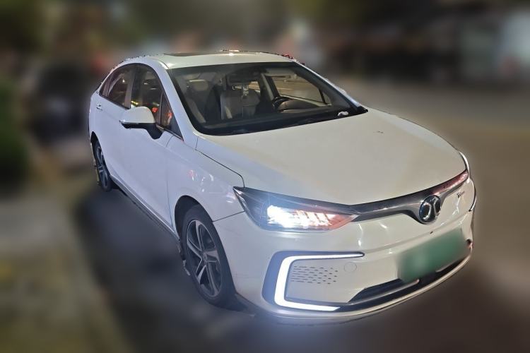 Used BAIC Beijing EU5 2018 R500 Smart Wind Edition Front Right 45 Deg