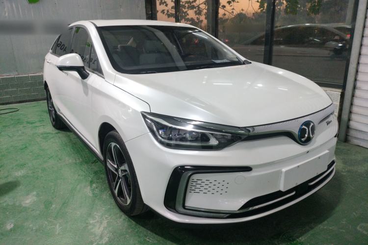 Used BAIC Beijing EU5 2018 R550 Smart Trend Edition Front Right 45 Deg