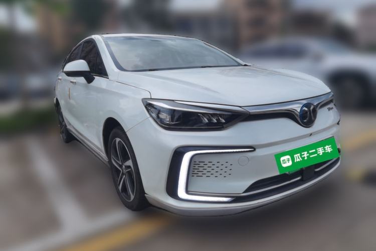 Used BAIC Beijing EU5 2018 R500 Smart Wind Edition Front Right 45 Deg