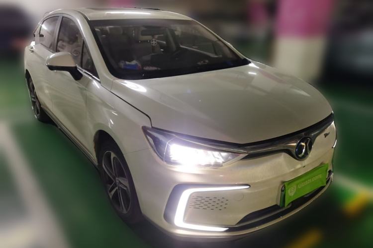 Used BAIC Beijing EU5 2018 R500 Smart Wind Edition Front Right 45 Deg