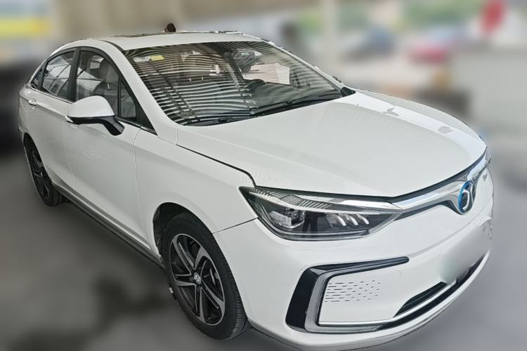 Used BAIC Beijing EU5 2018 R500 Smart Wind Edition Front Right 45 Deg