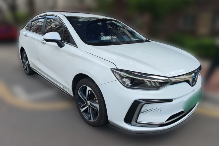 Used BAIC Beijing EU5 2018 R500 Smart Wind Edition Front Right 45 Deg