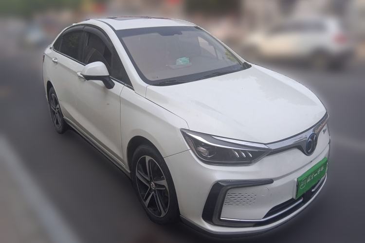 Used BAIC Beijing EU5 2018 R500 Smart Wind Edition Front Right 45 Deg