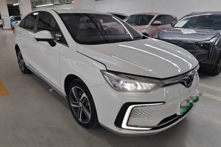 Used BAIC Beijing EU5 2018 R500 Smart Wind Edition Front Right 45 Deg