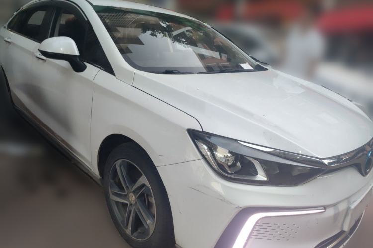 Used BAIC Beijing EU5 2018 R500 Smart Wind Edition Front Right 45 Deg