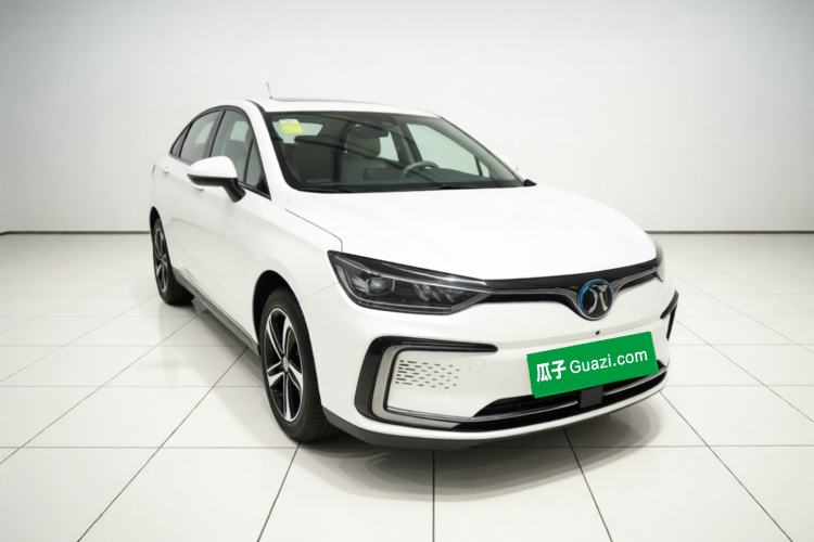 Used BAIC Beijing EU5 2018 R500 Smart Edition Front Right 45 Deg