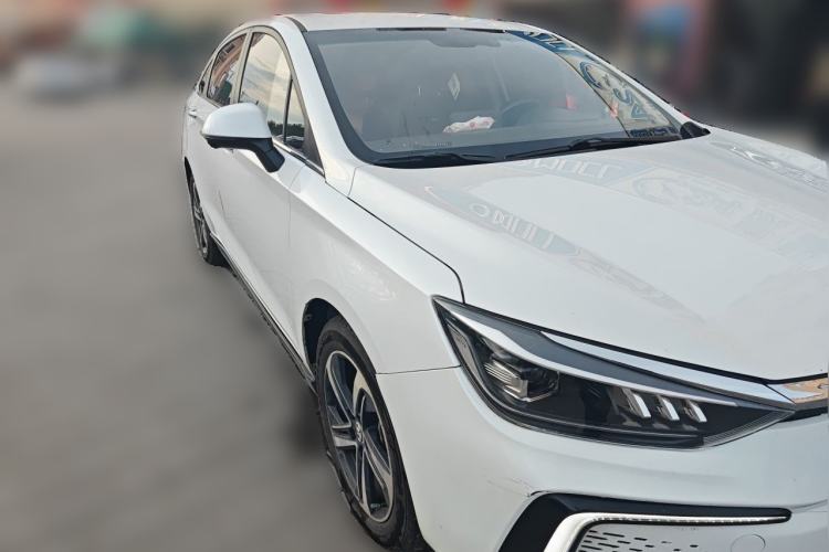 Used BAIC Beijing EU5 2018 R500 Smart Wind Edition Front Right 45 Deg