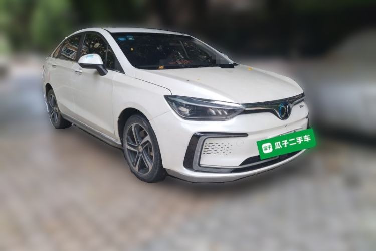 Used BAIC Beijing EU5 2018 R500 Smart Edition Front Right 45 Deg