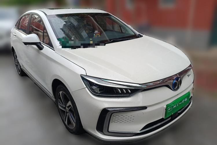 Used BAIC Beijing EU5 2018 R500 Smart Edition Front Right 45 Deg