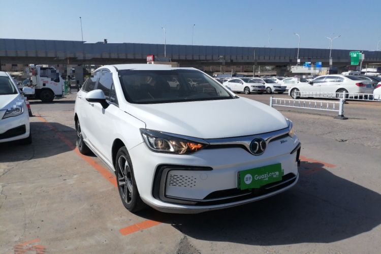 Used BAIC Beijing EU5 2018 R500 Smart Wind Edition Front Right 45 Deg