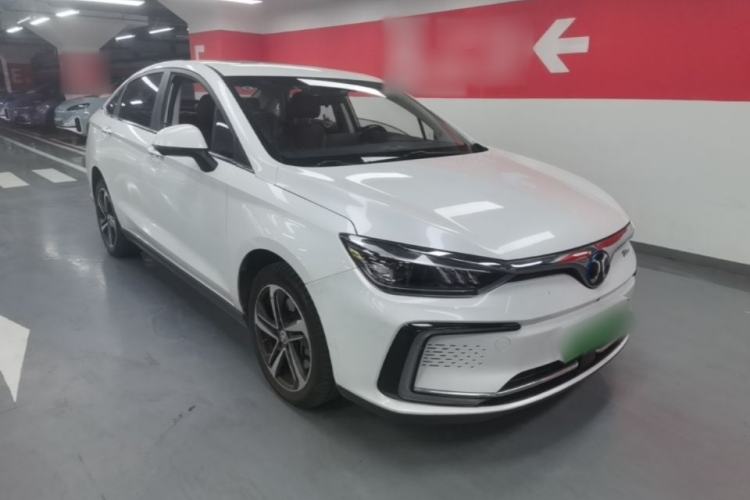 Used BAIC Beijing EU5 2018 R500 Smart Wind Edition Front Right 45 Deg