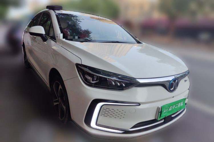 Used BAIC Beijing EU5 2018 R500 Smart Edition Front Right 45 Deg