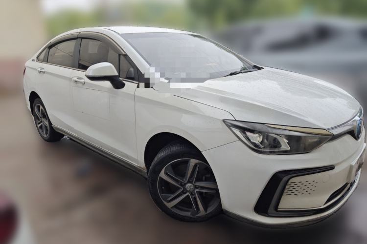Used BAIC Beijing EU5 2018 R500 Smart Wind Edition Front Right 45 Deg