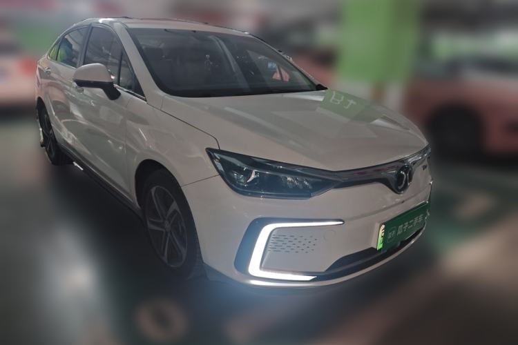 Used BAIC Beijing EU5 2018 R500 Smart Wind Edition Front Right 45 Deg
