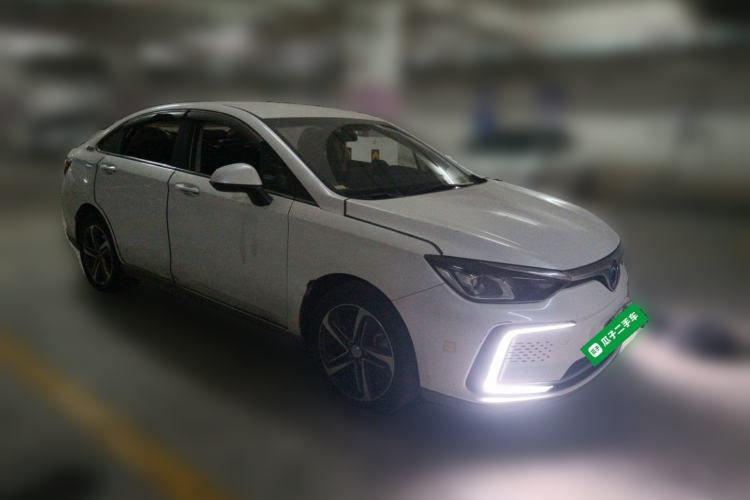 Used BAIC Beijing EU5 2018 R500 Smart Wind Edition Front Right 45 Deg
