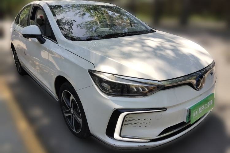 Used BAIC Beijing EU5 2018 R500 Smart Edition Front Right 45 Deg