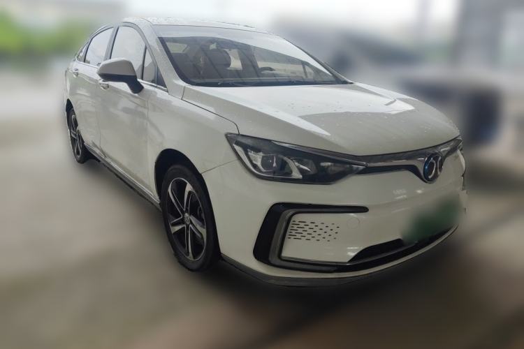 Used BAIC Beijing EU5 2018 R500 Smart Wind Edition Front Right 45 Deg