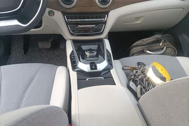 Used BAIC Beijing EU5 2018 R500 Smart Edition Gear Lever