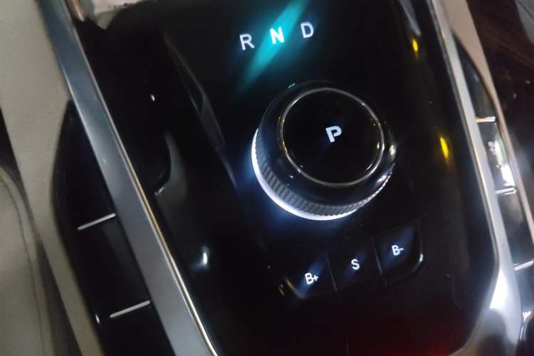 Used BAIC Beijing EU5 2018 R500 Smart Wind Edition Gear Lever