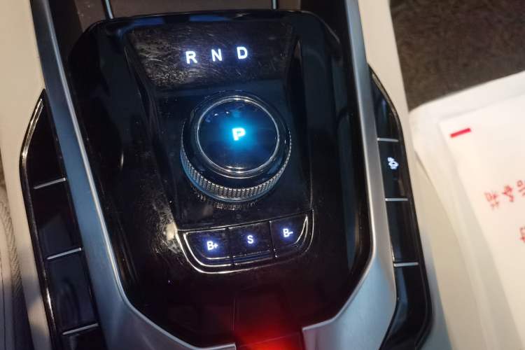 Used BAIC Beijing EU5 2018 R500 Smart Wind Edition Gear Lever