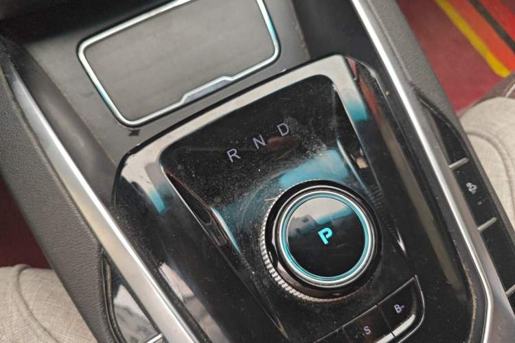 Used BAIC Beijing EU5 2018 R500 Smart Wind Edition Gear Lever
